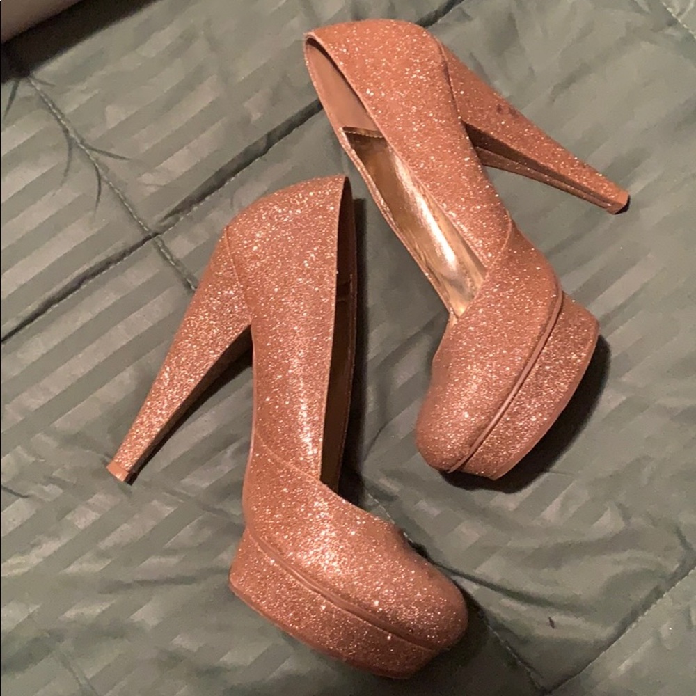 Gold Pumps - Picture 3 of 3